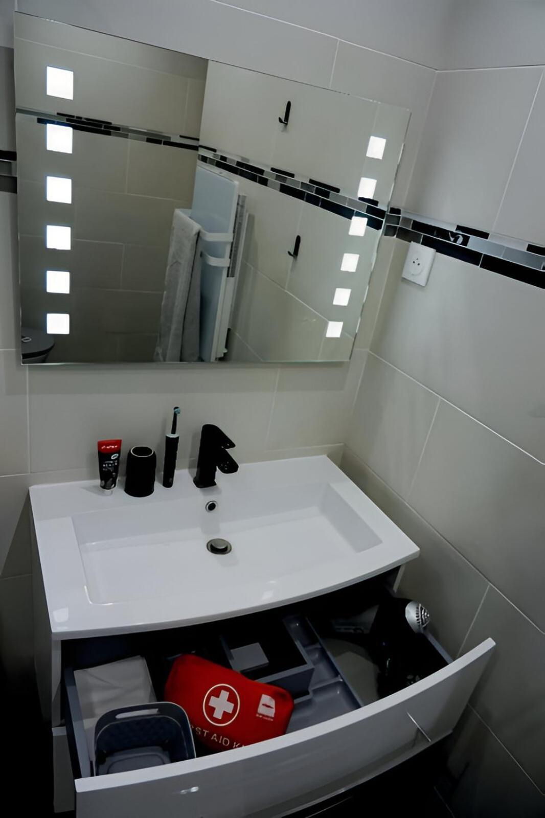 St Raphael Neuf - Résidence Privée Avec Piscine&tennis Apartamento Saint-Raphaël